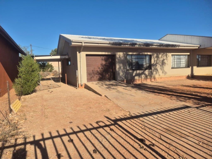 4 Bedroom Property for Sale in Upington Rural Northern Cape